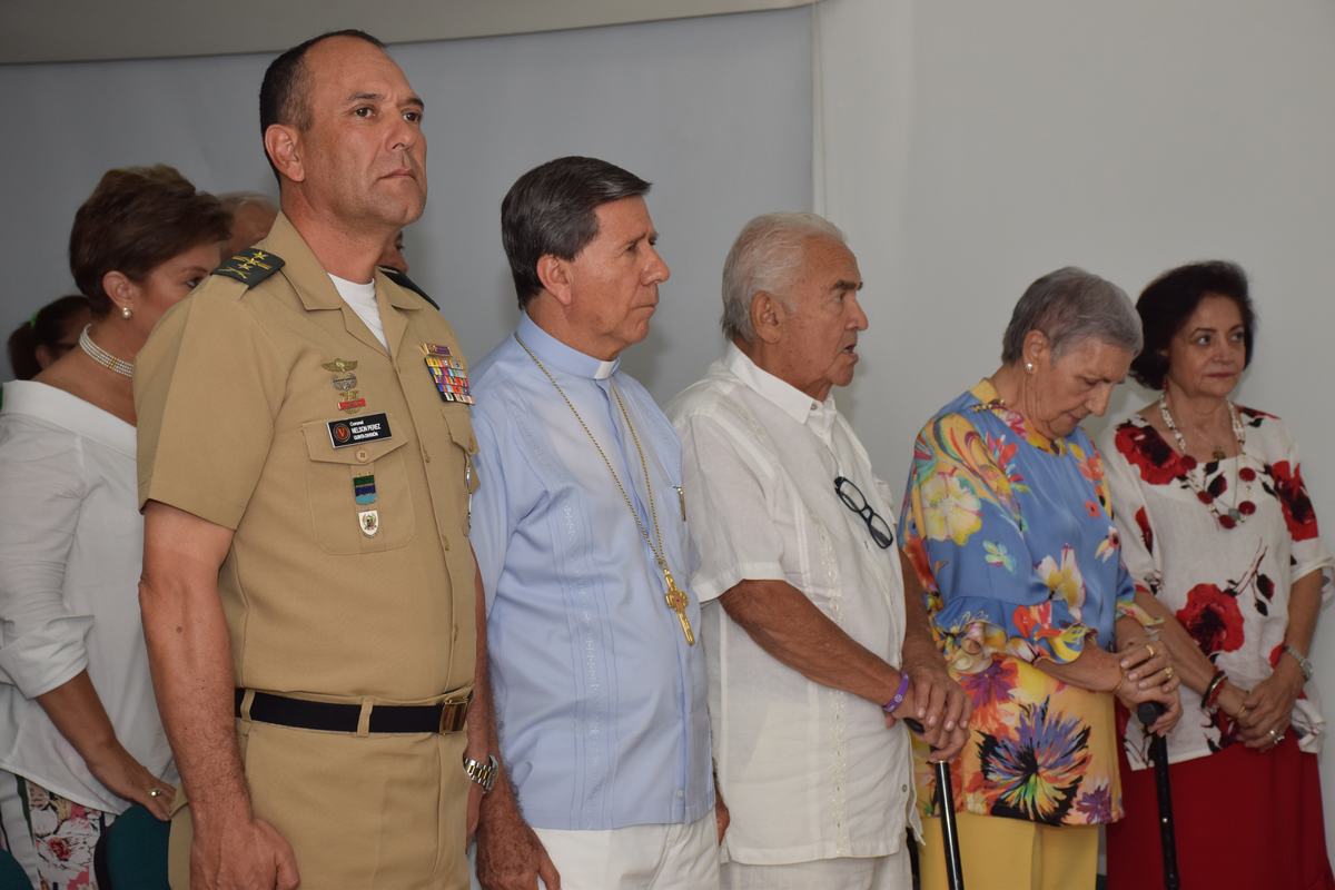 Autoridades militares y eclesiásticas también fueron partícipes del homenaje.